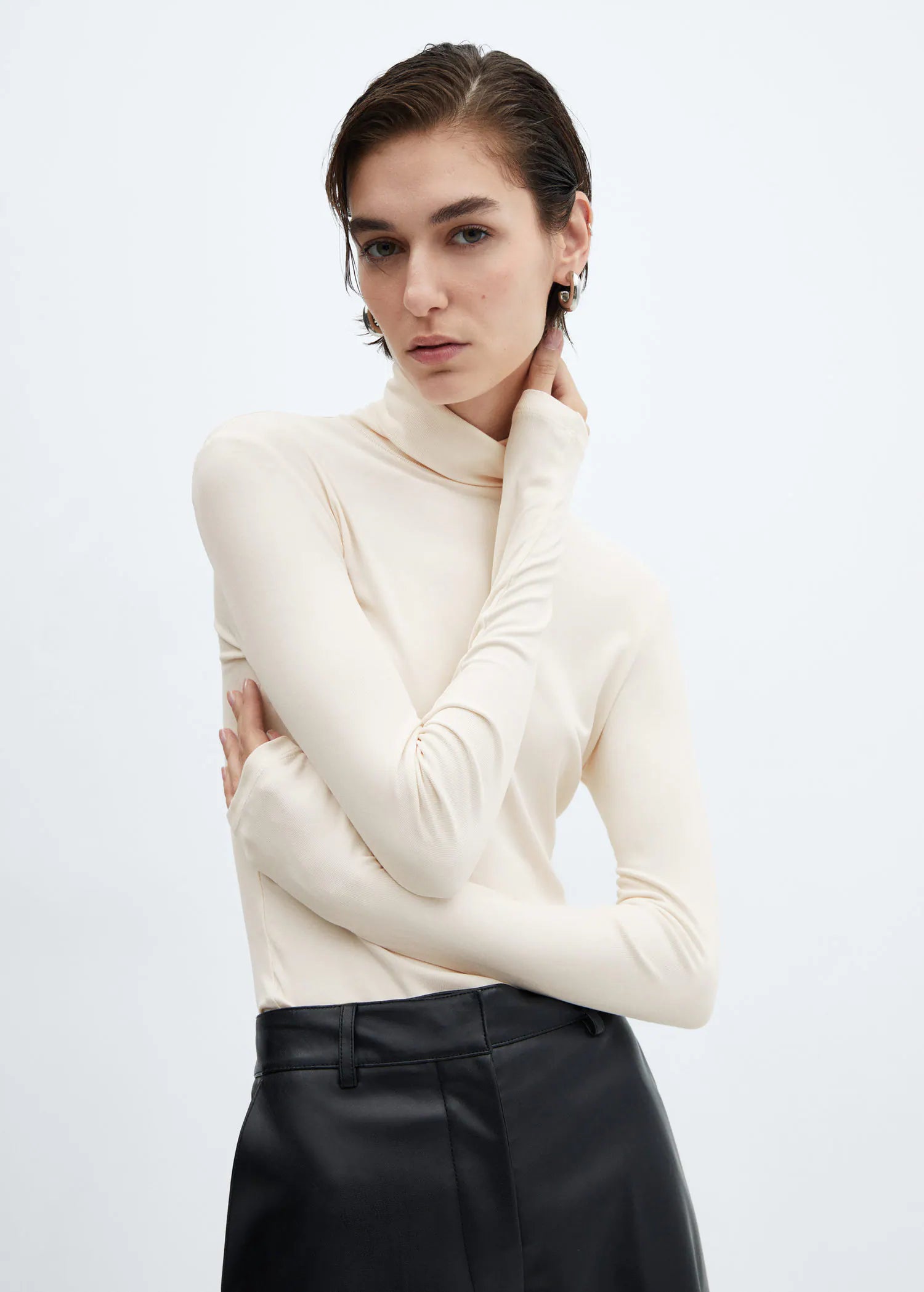 Camiseta modal cuello vuelto