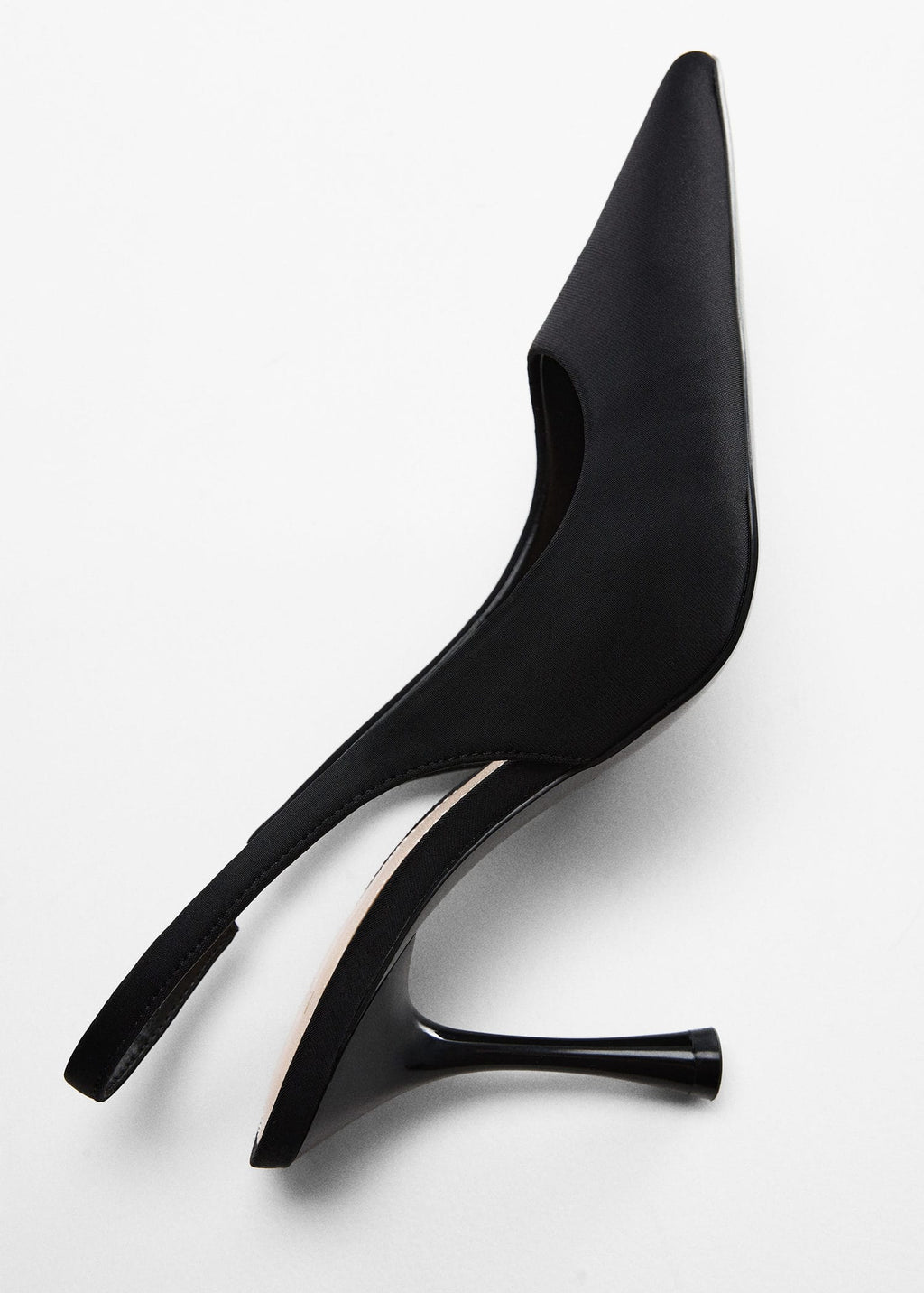 Zapato punta destalonado
