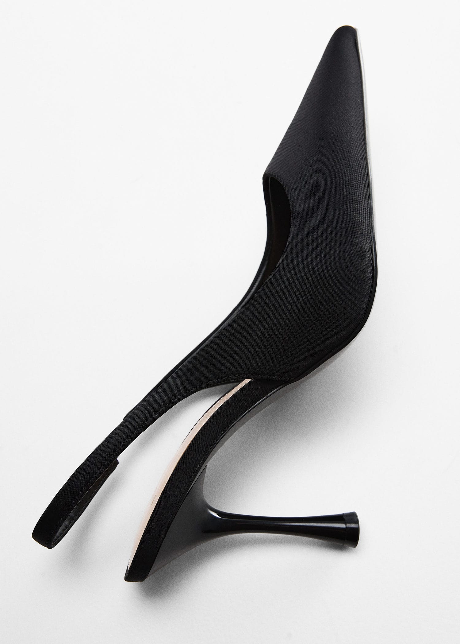 Zapato punta destalonado