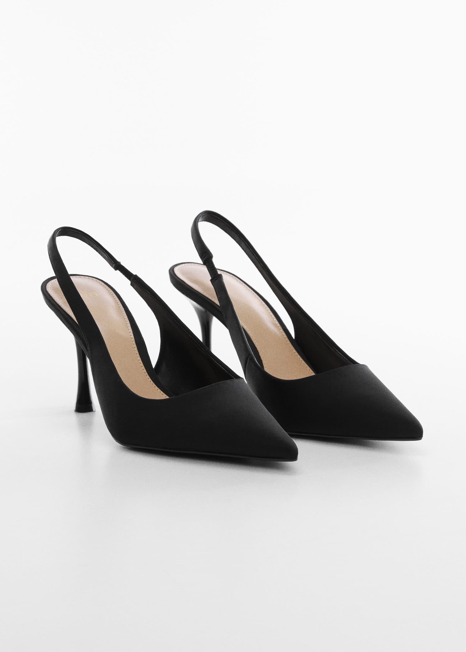 Zapato punta destalonado