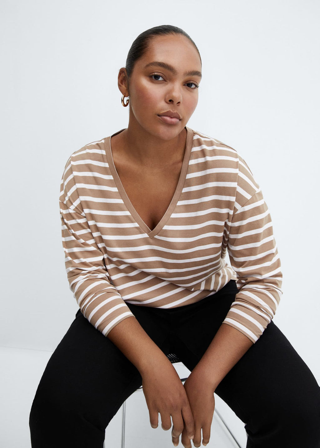 Camiseta algodón cuello pico