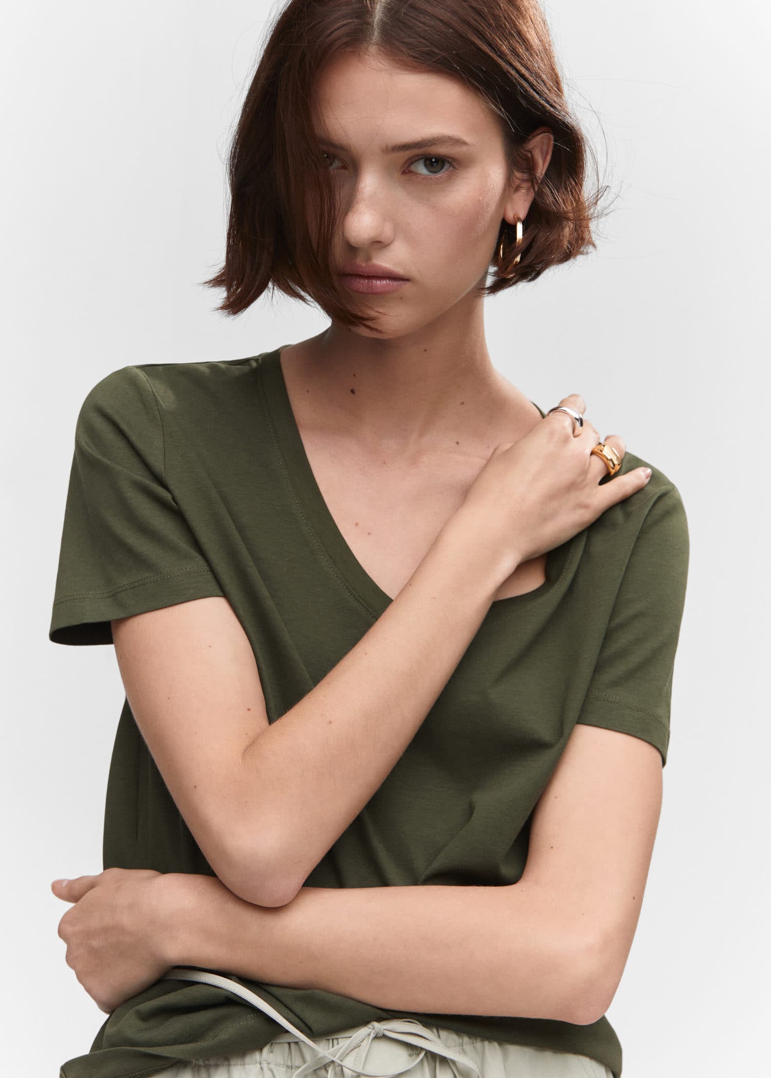 Camiseta algodón cuello pico