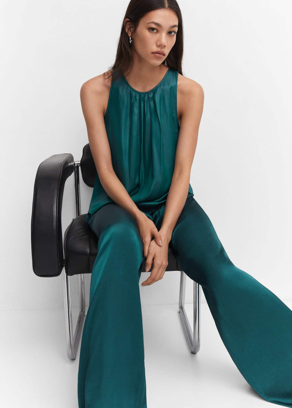 Top satinado detalle pinzas