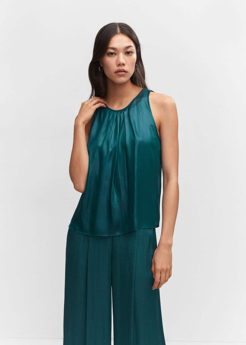 Top satinado detalle pinzas