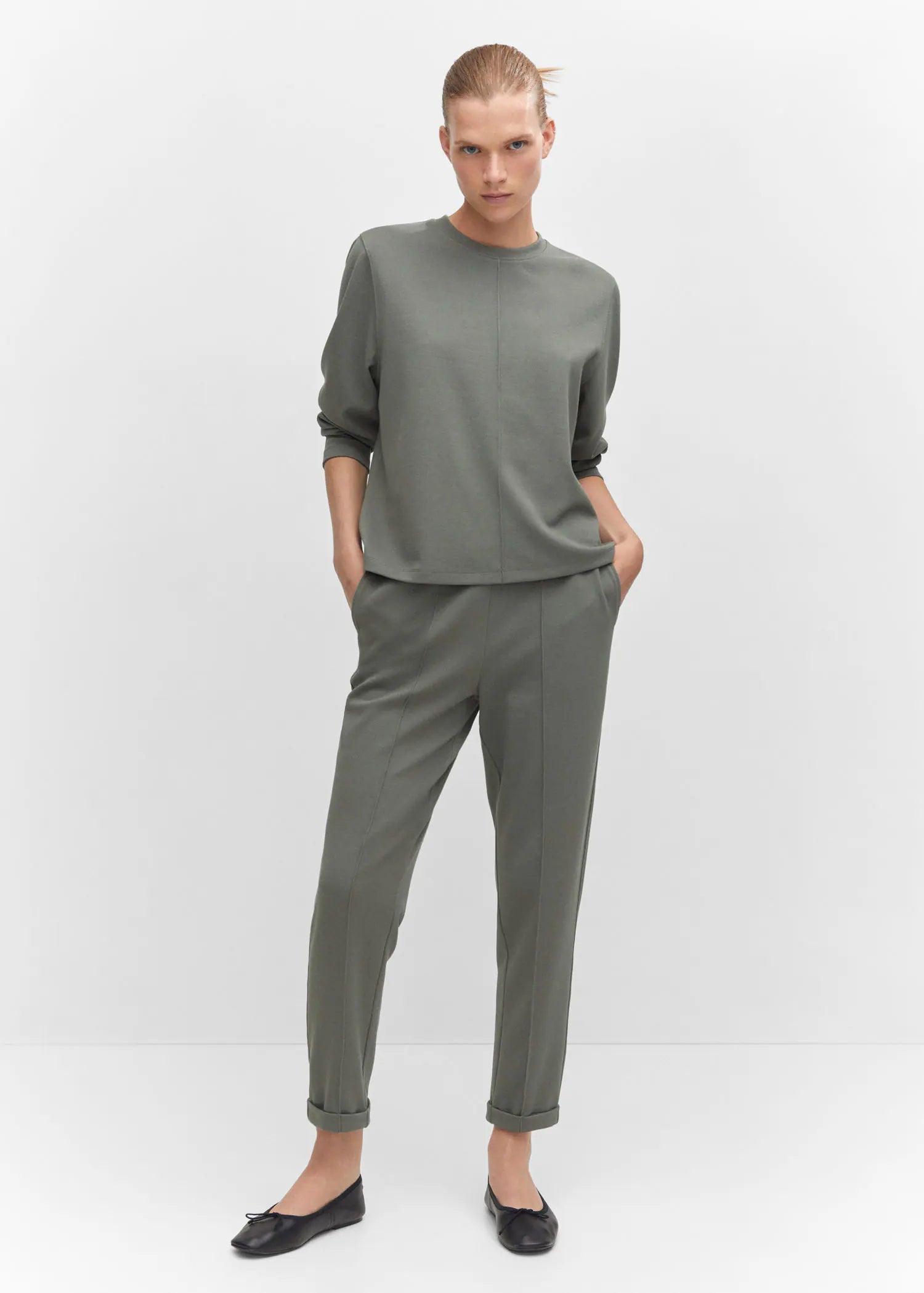 Pantalón jogger costuras