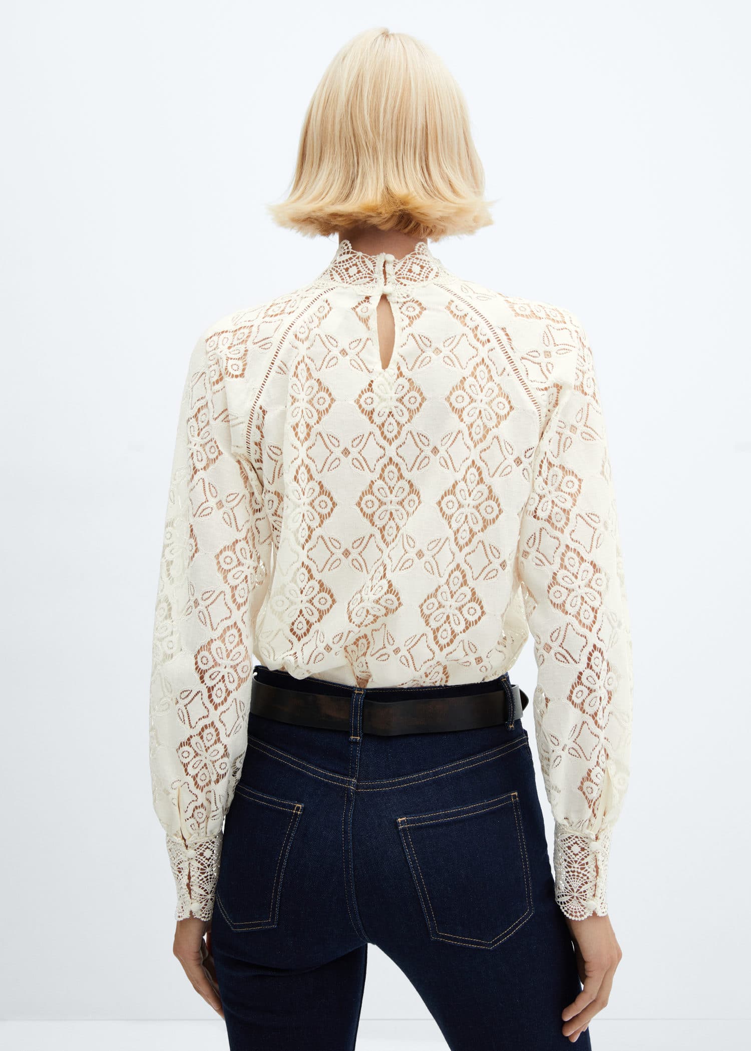 Blusa detalles calados