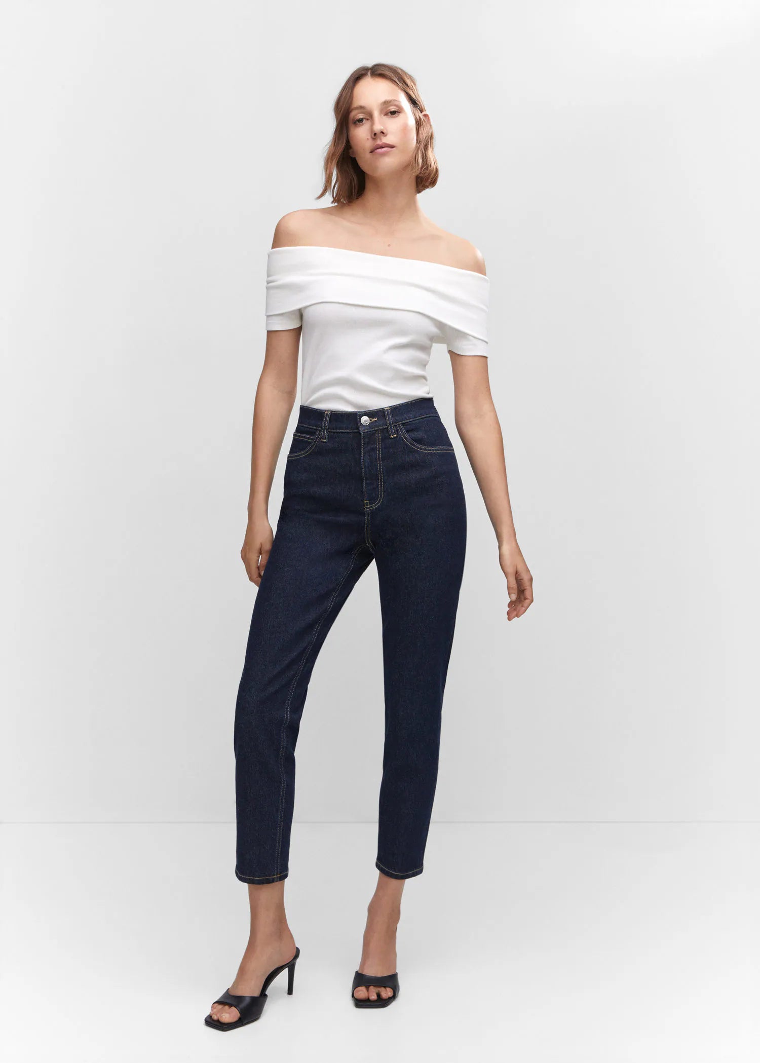 Jeans mom confort tiro alto