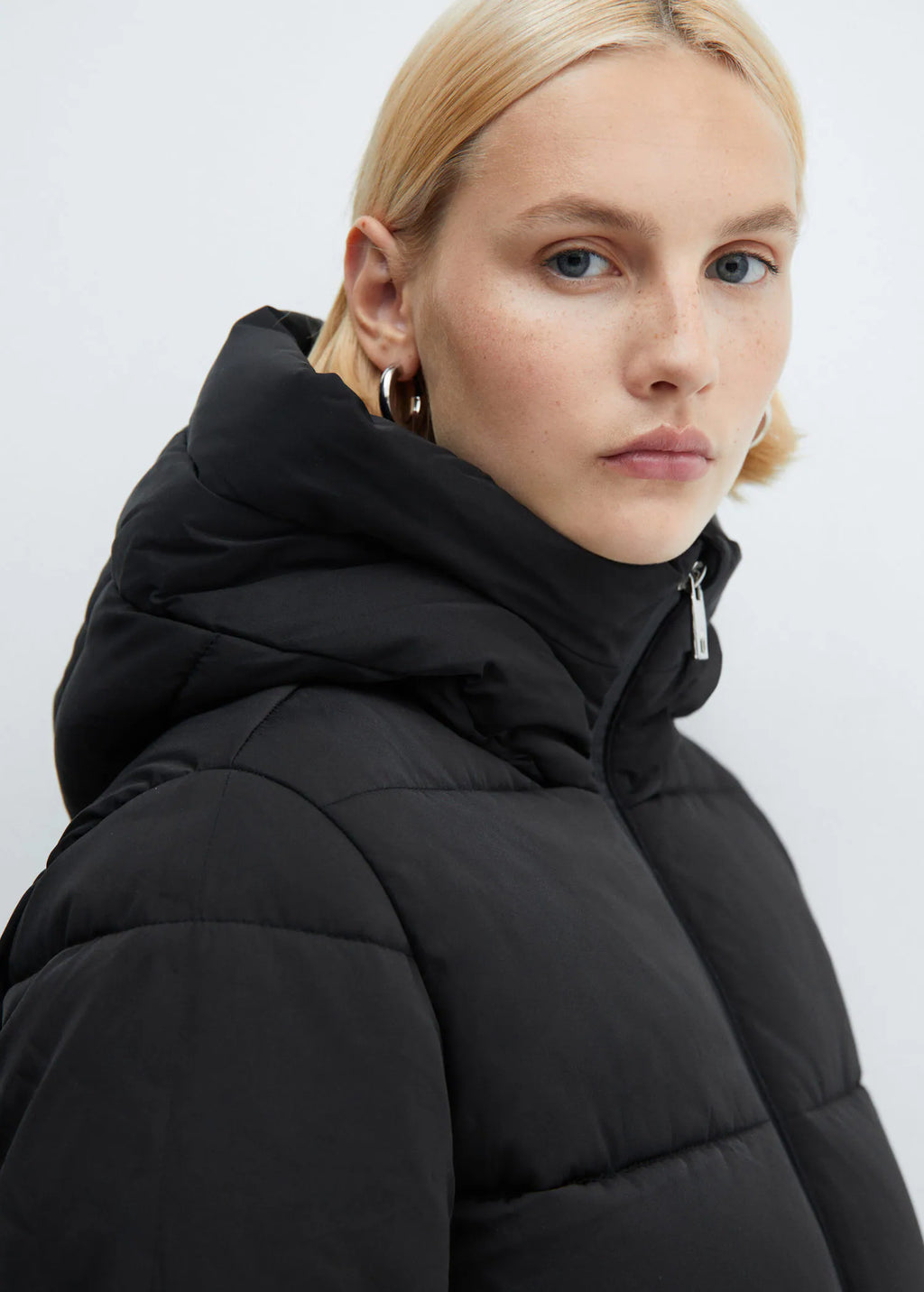 Anorak acolchado capucha