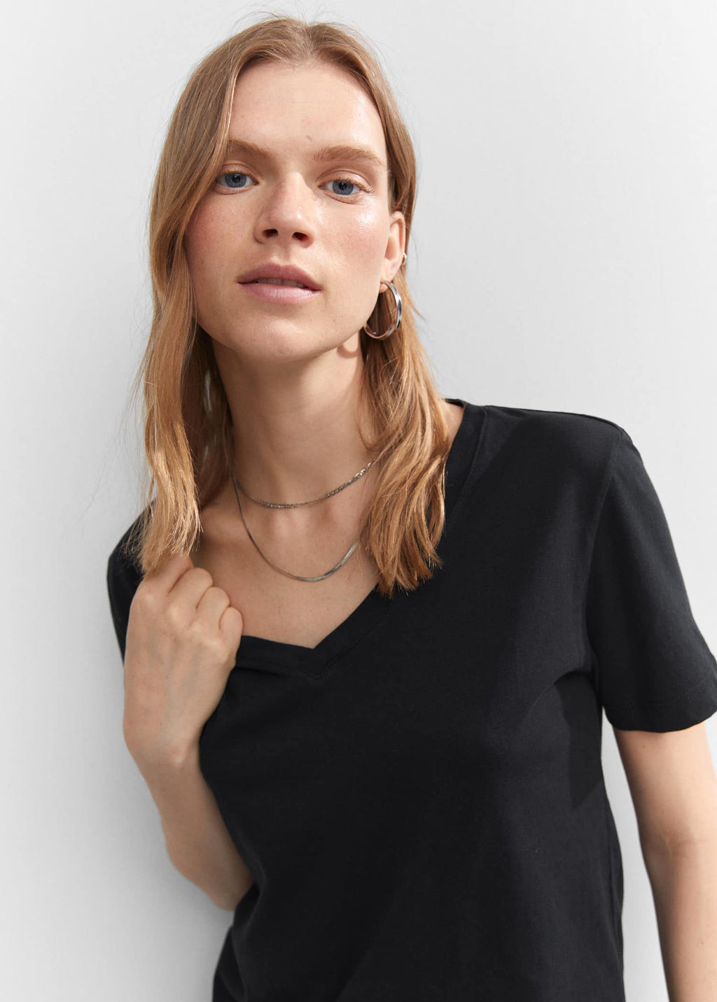 Camiseta algodón cuello pico