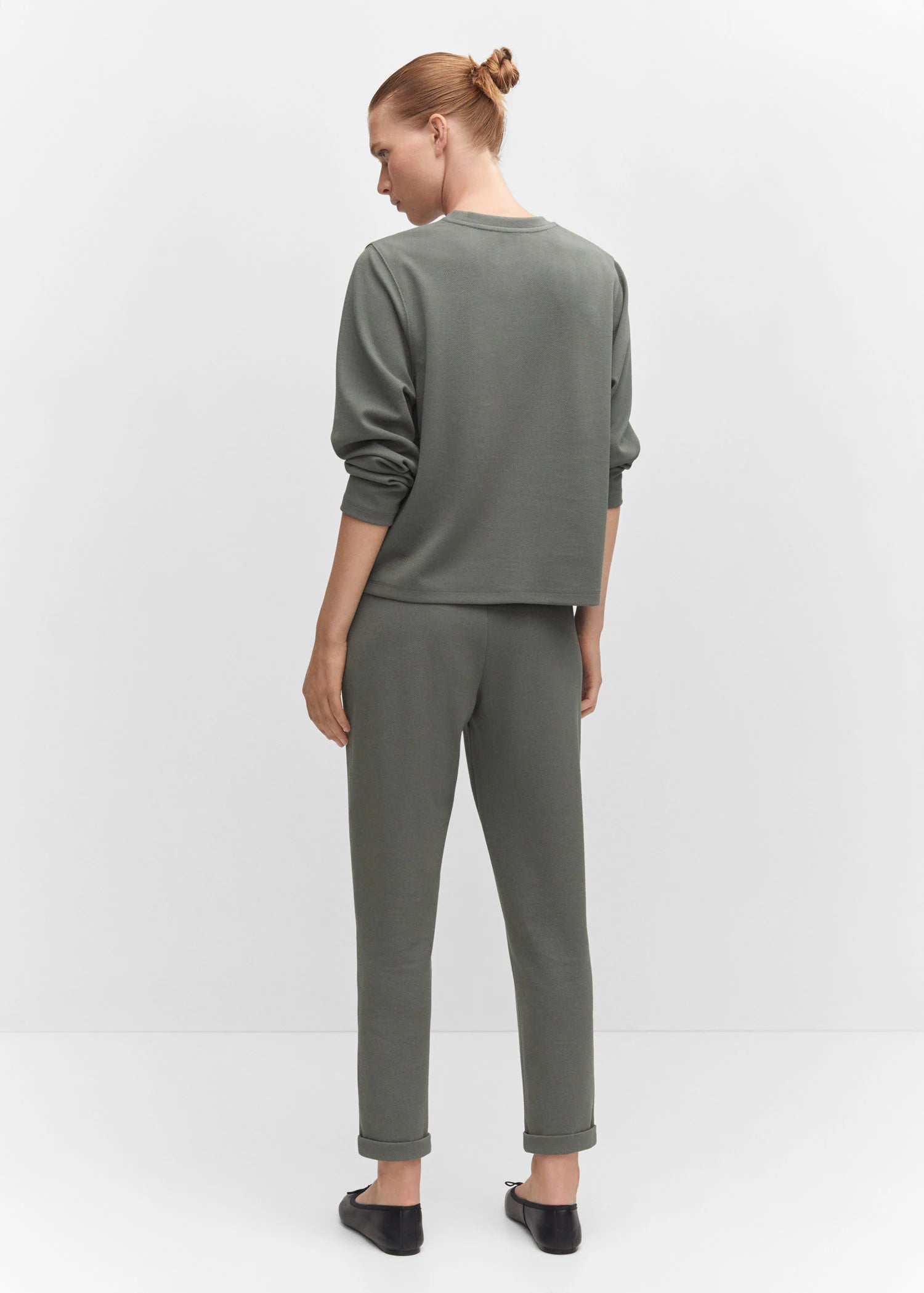 Pantalón jogger costuras