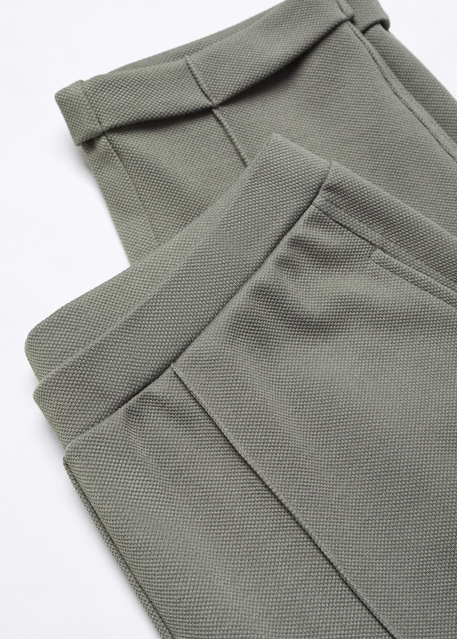 Pantalón jogger costuras