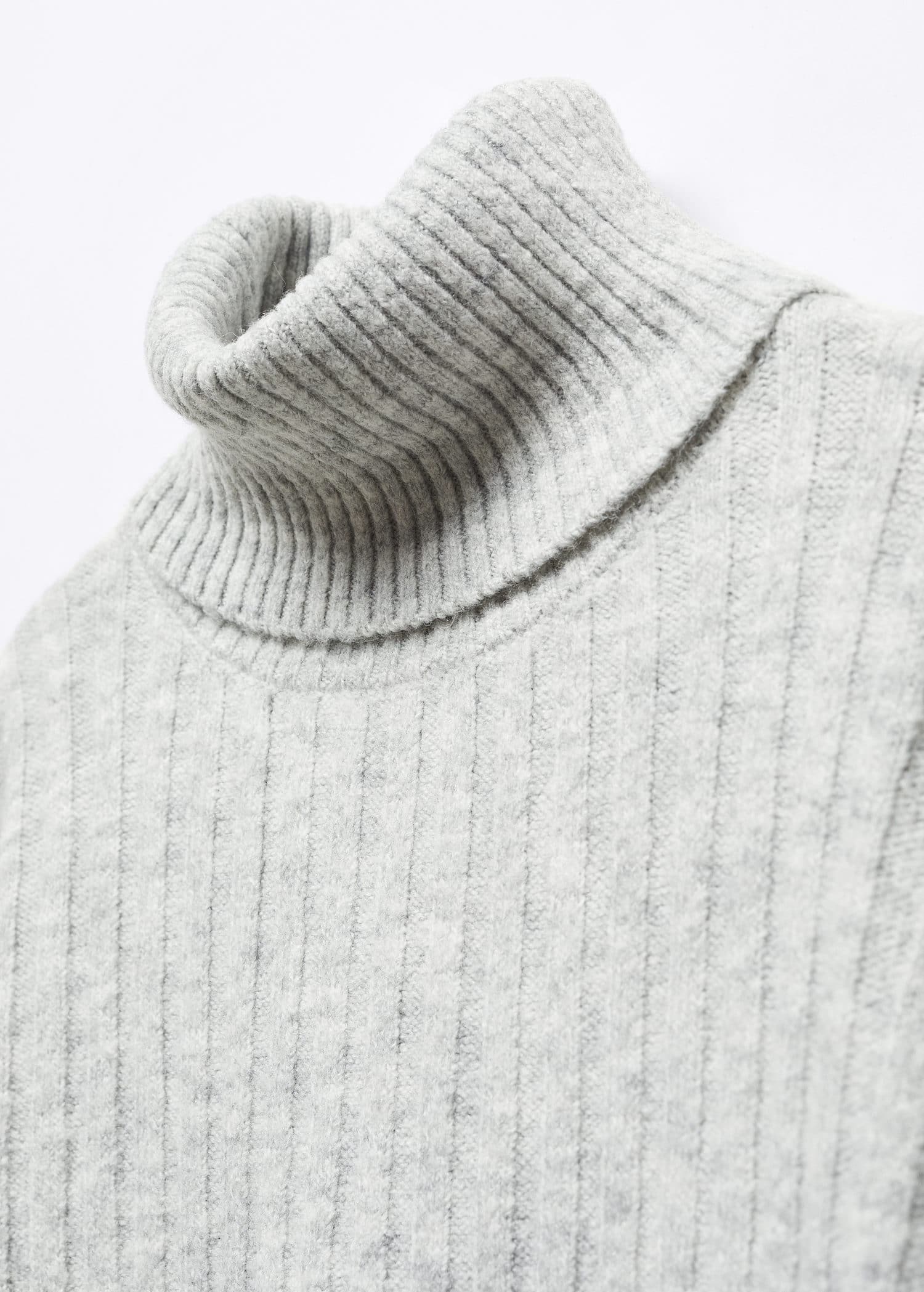 Jersey canalé cuello vuelto