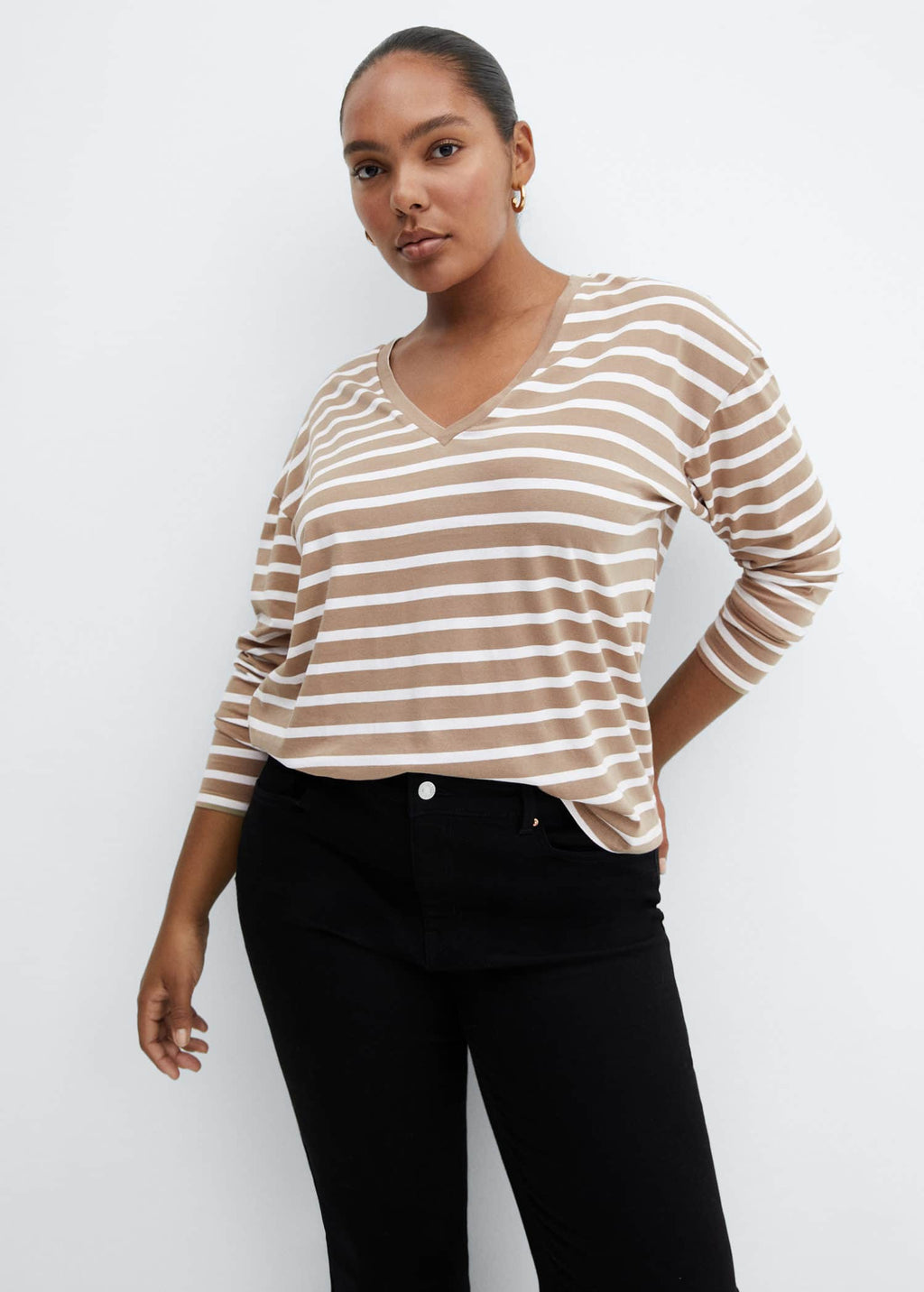 Camiseta algodón cuello pico