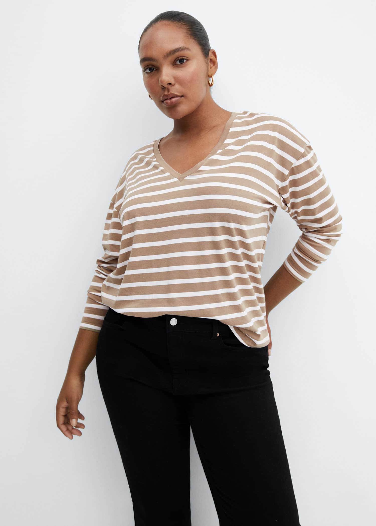 Camiseta algodón cuello pico