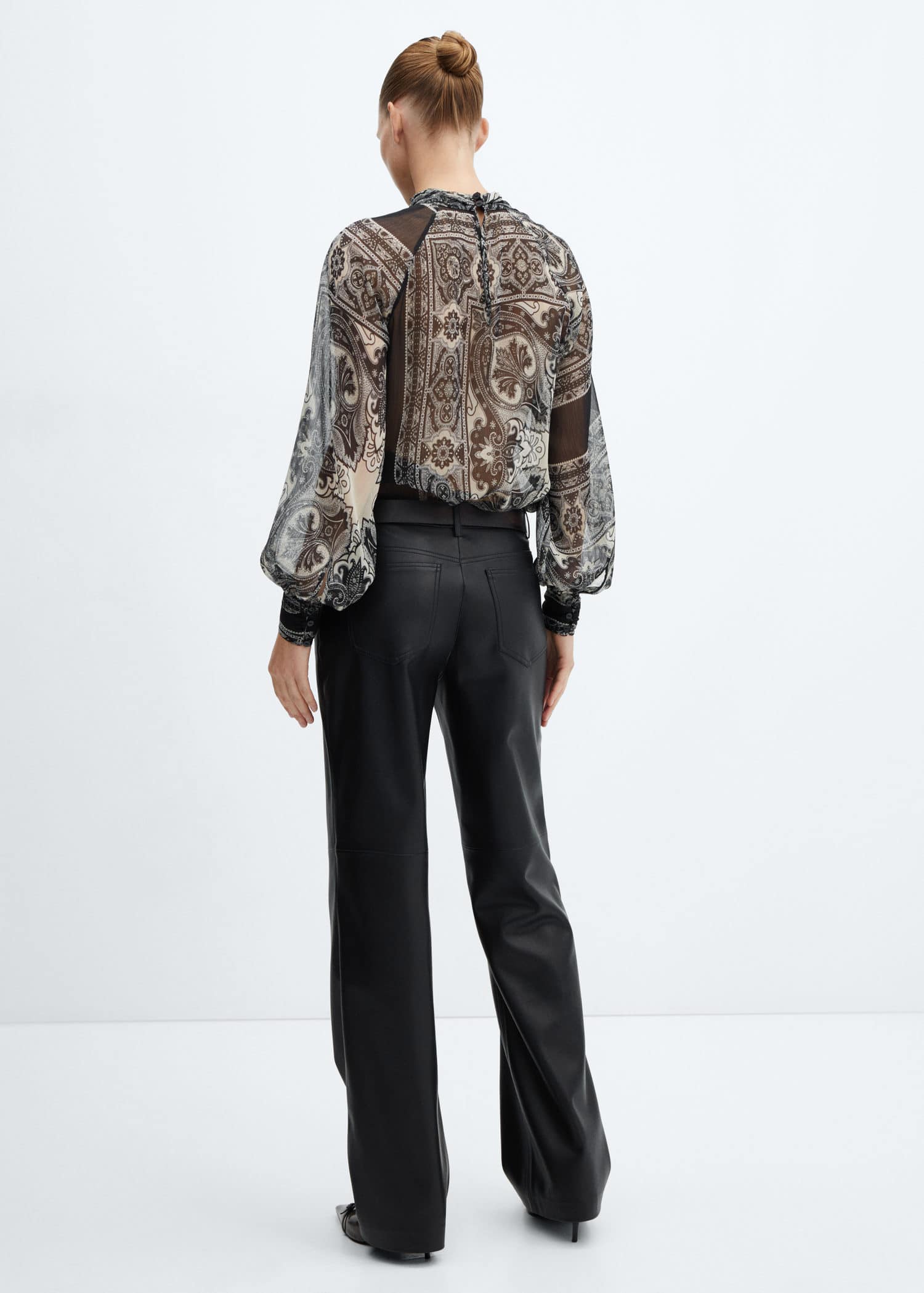 Blusa semitransparente estampada