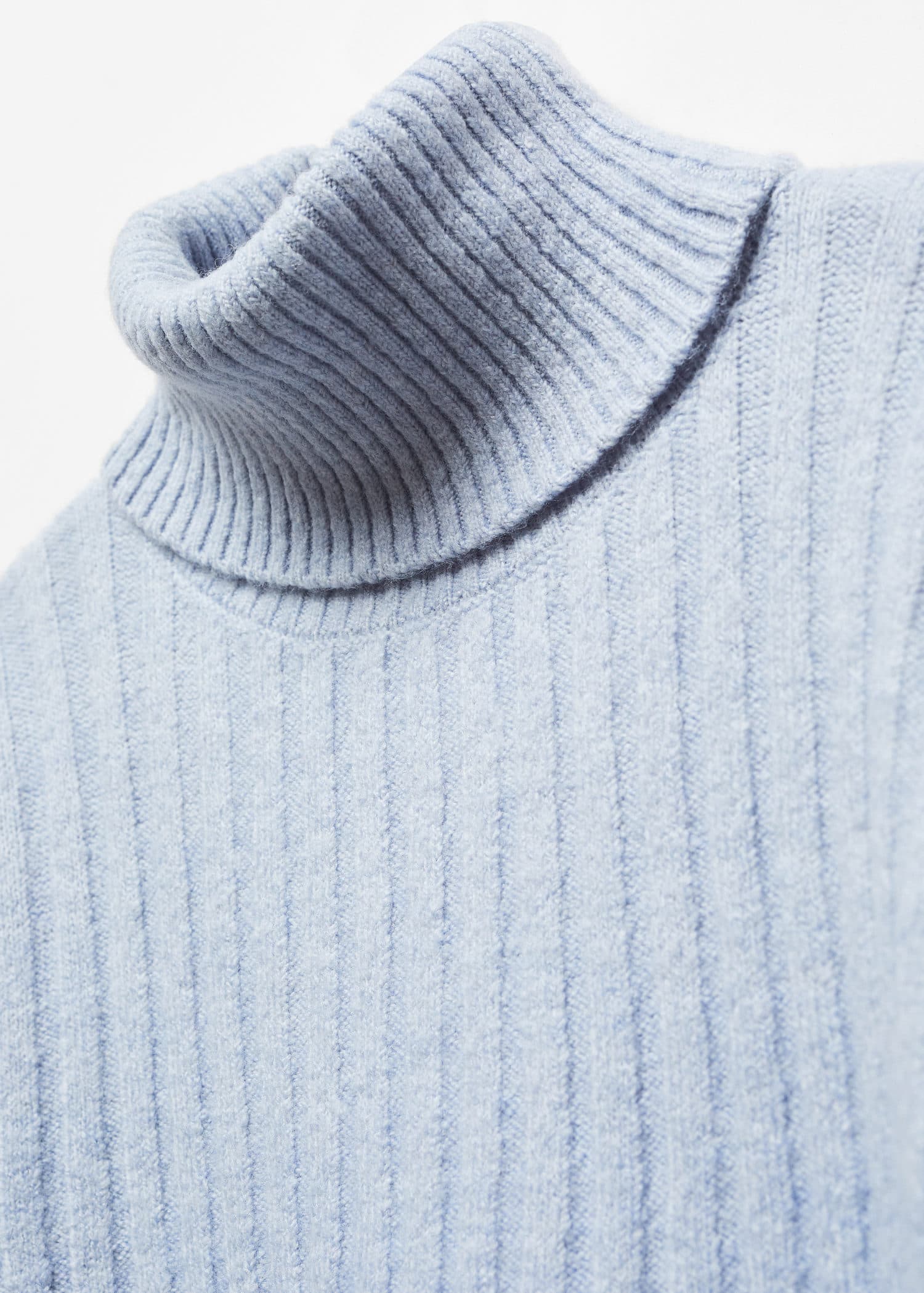 Jersey canalé cuello vuelto