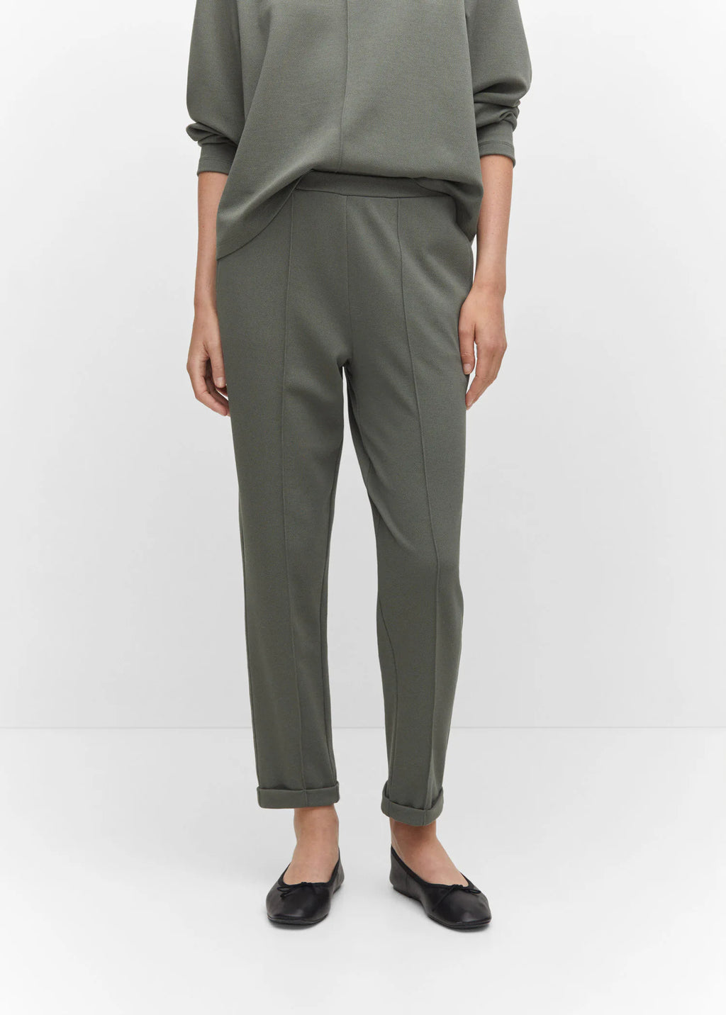 Pantalón jogger costuras