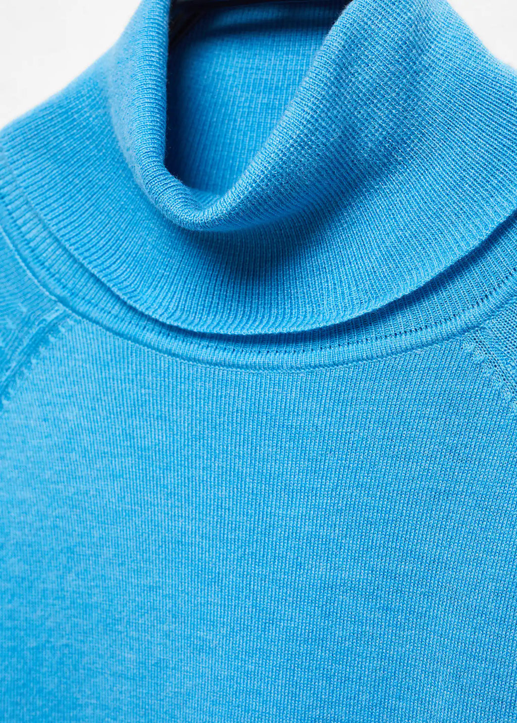 Jersey punto fino cuello vuelto