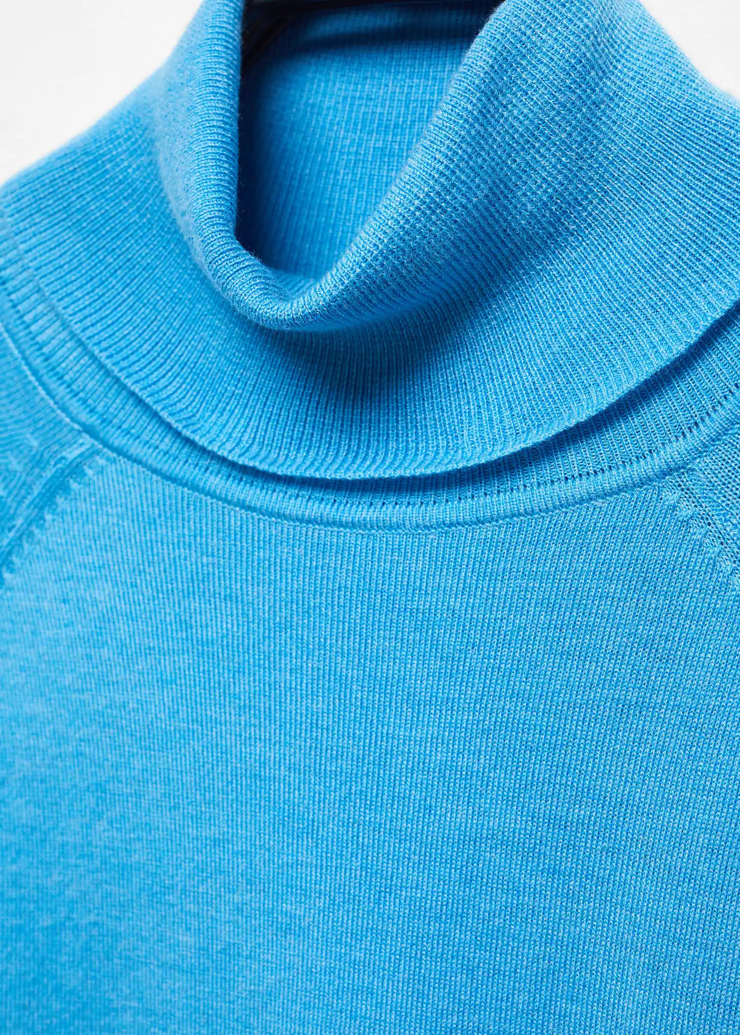 Jersey punto fino cuello vuelto