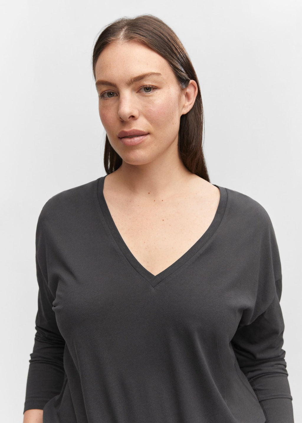 Camiseta algodón cuello pico