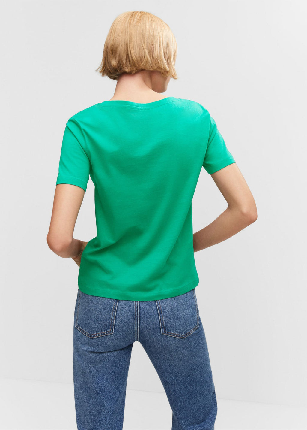 Camiseta algodón cuello pico
