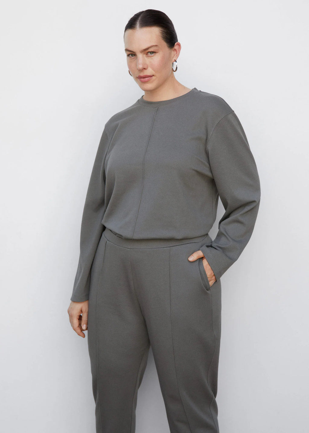 Pantalón jogger costuras