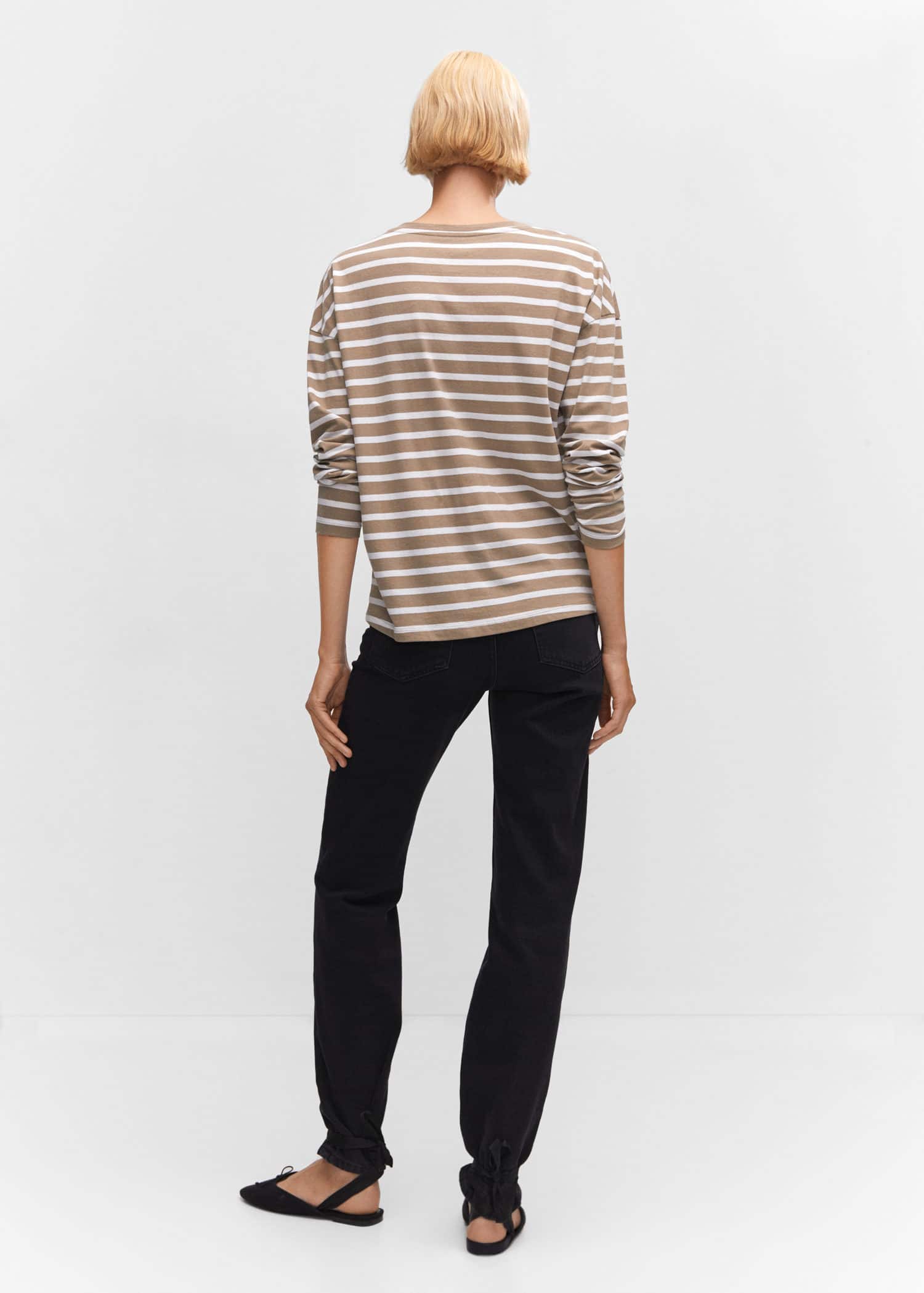 Camiseta algodón cuello pico