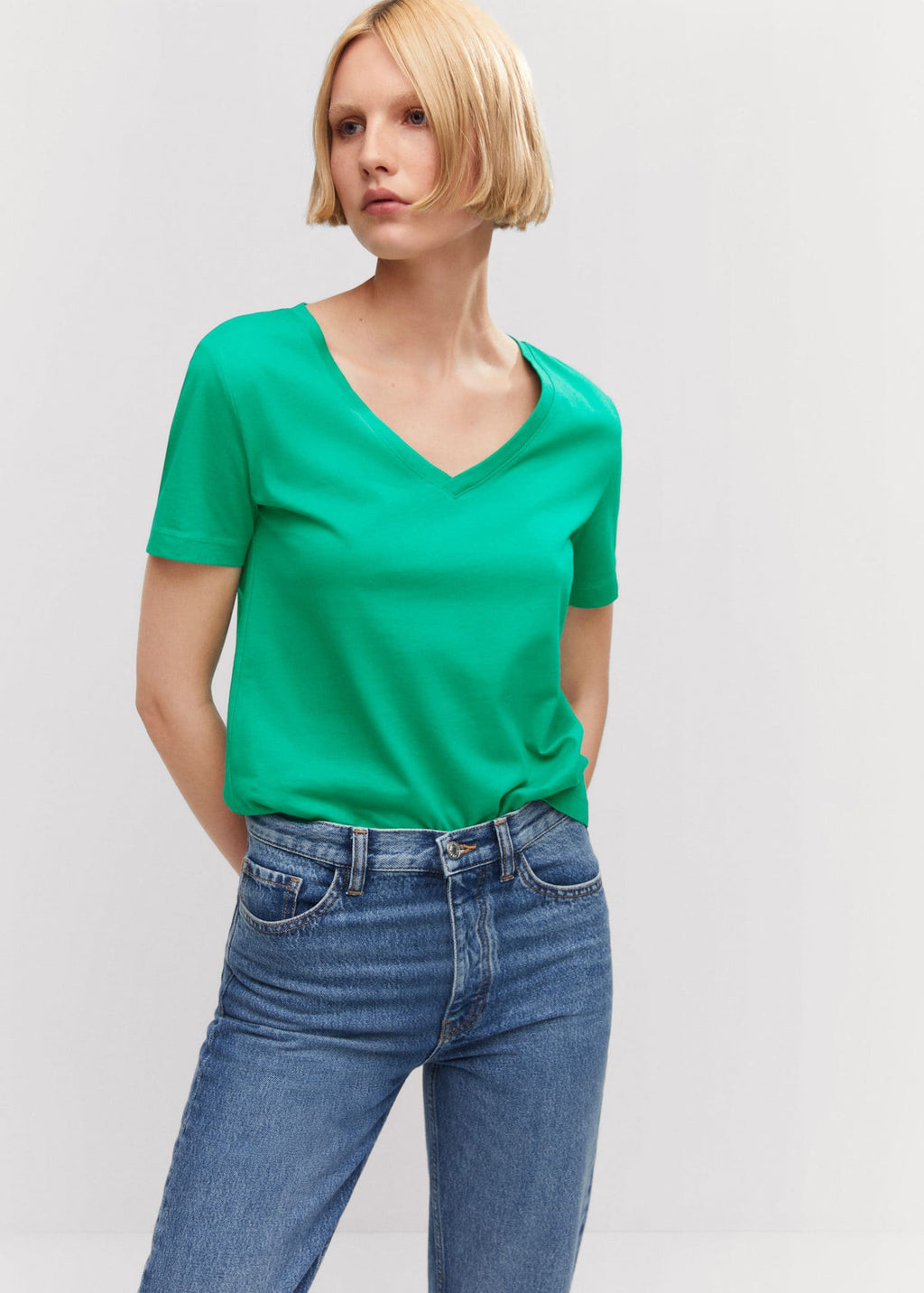 Camiseta algodón cuello pico