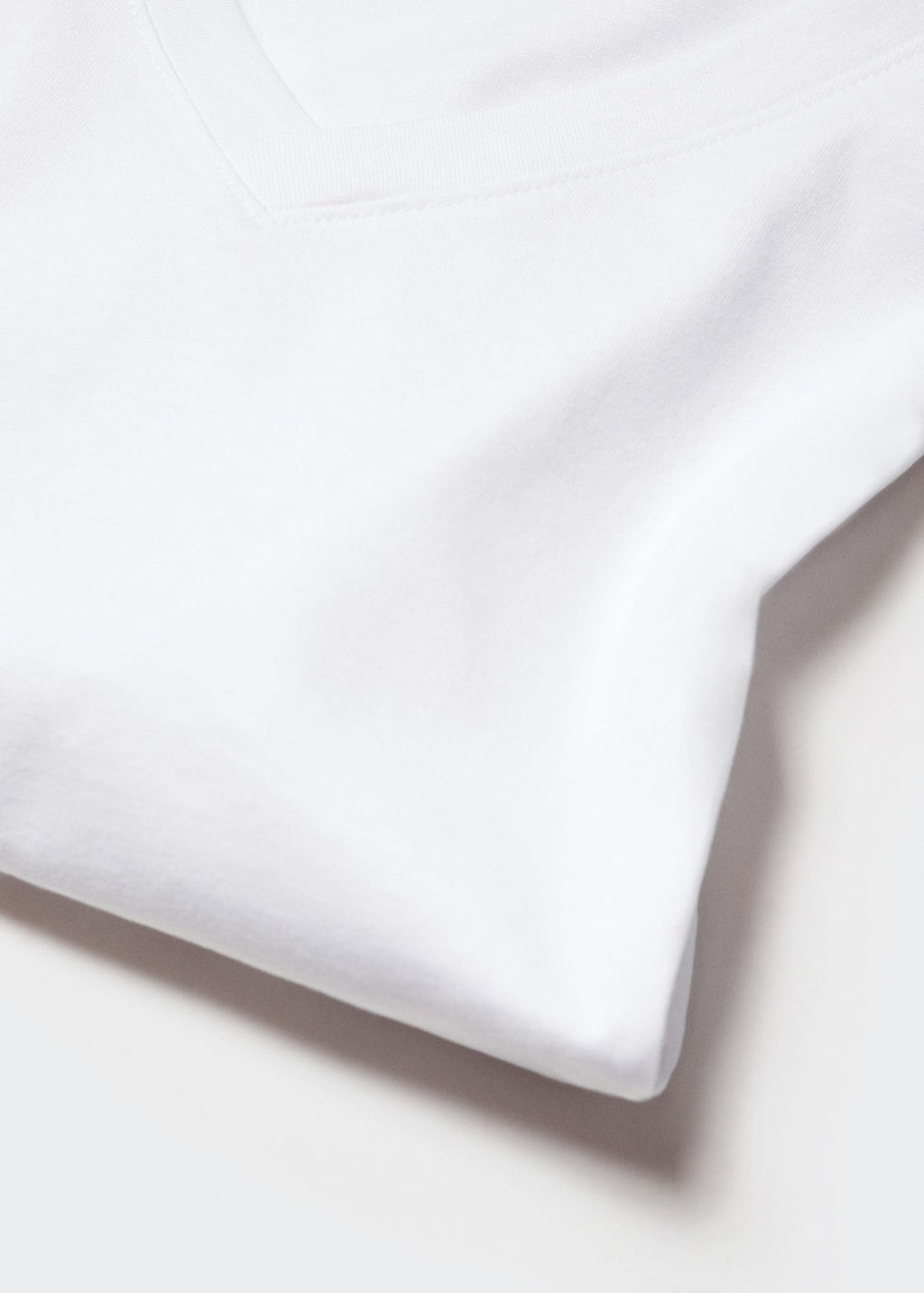 Camiseta algodón cuello pico