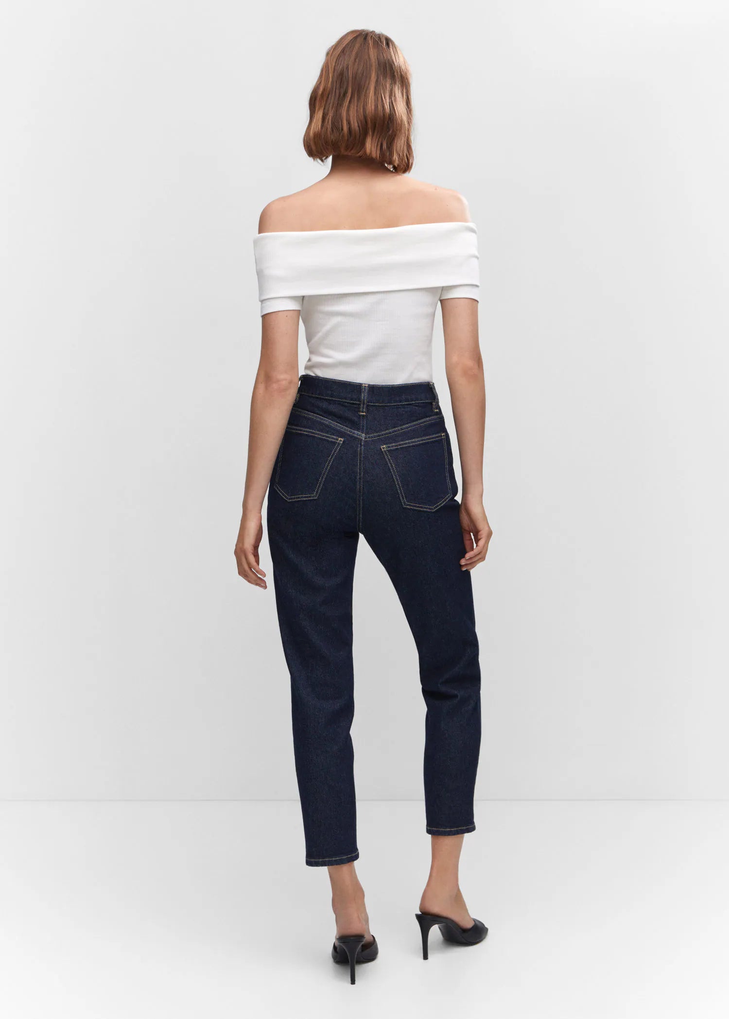 Jeans mom confort tiro alto