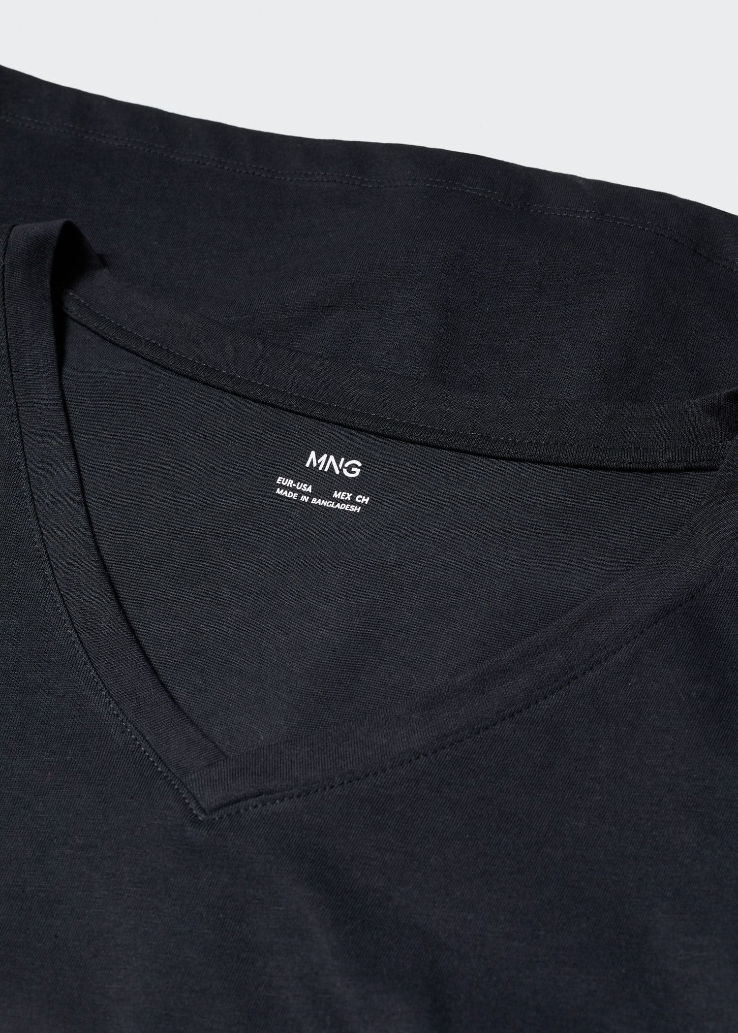 Camiseta algodón cuello pico