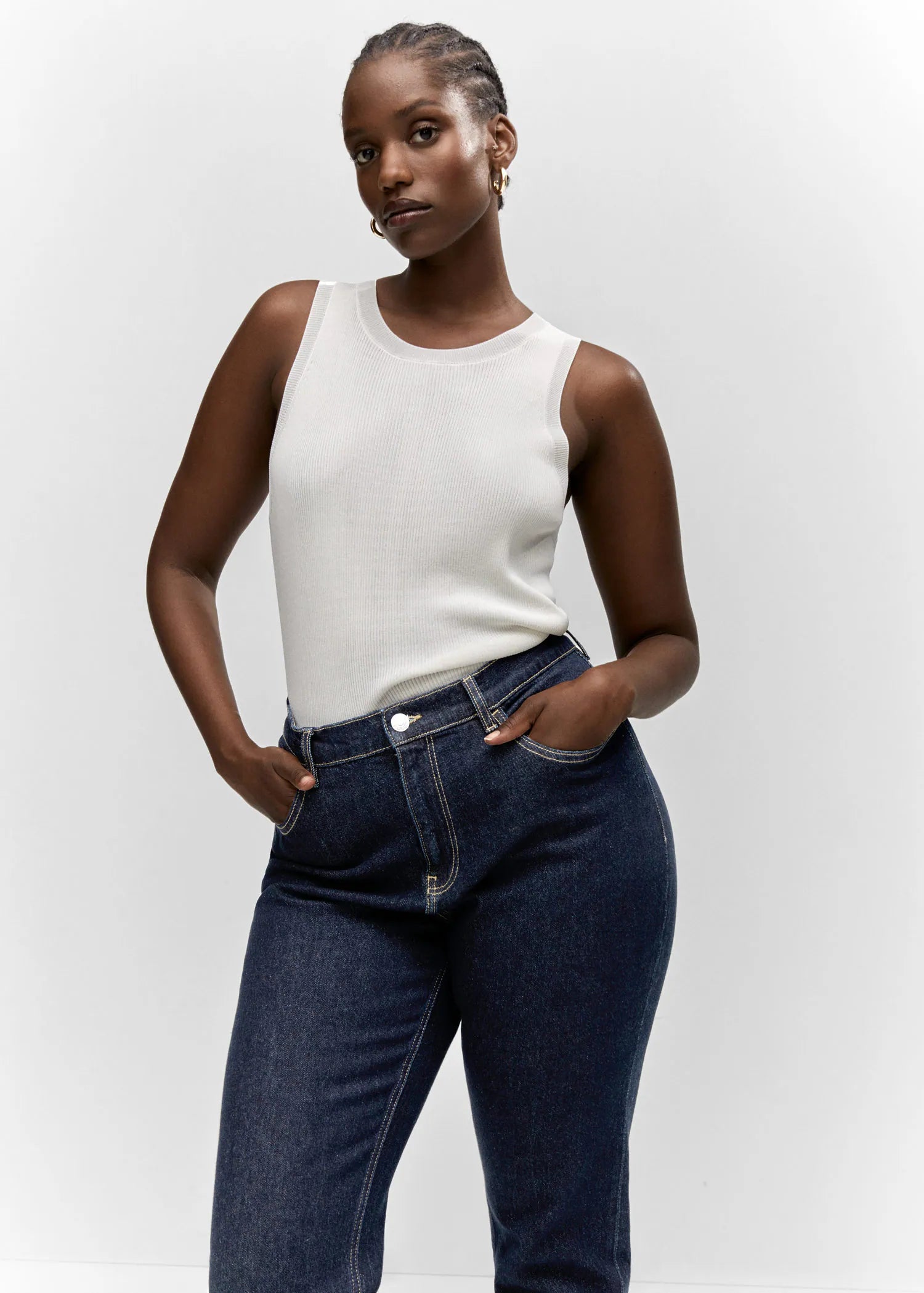 Jeans mom confort tiro alto