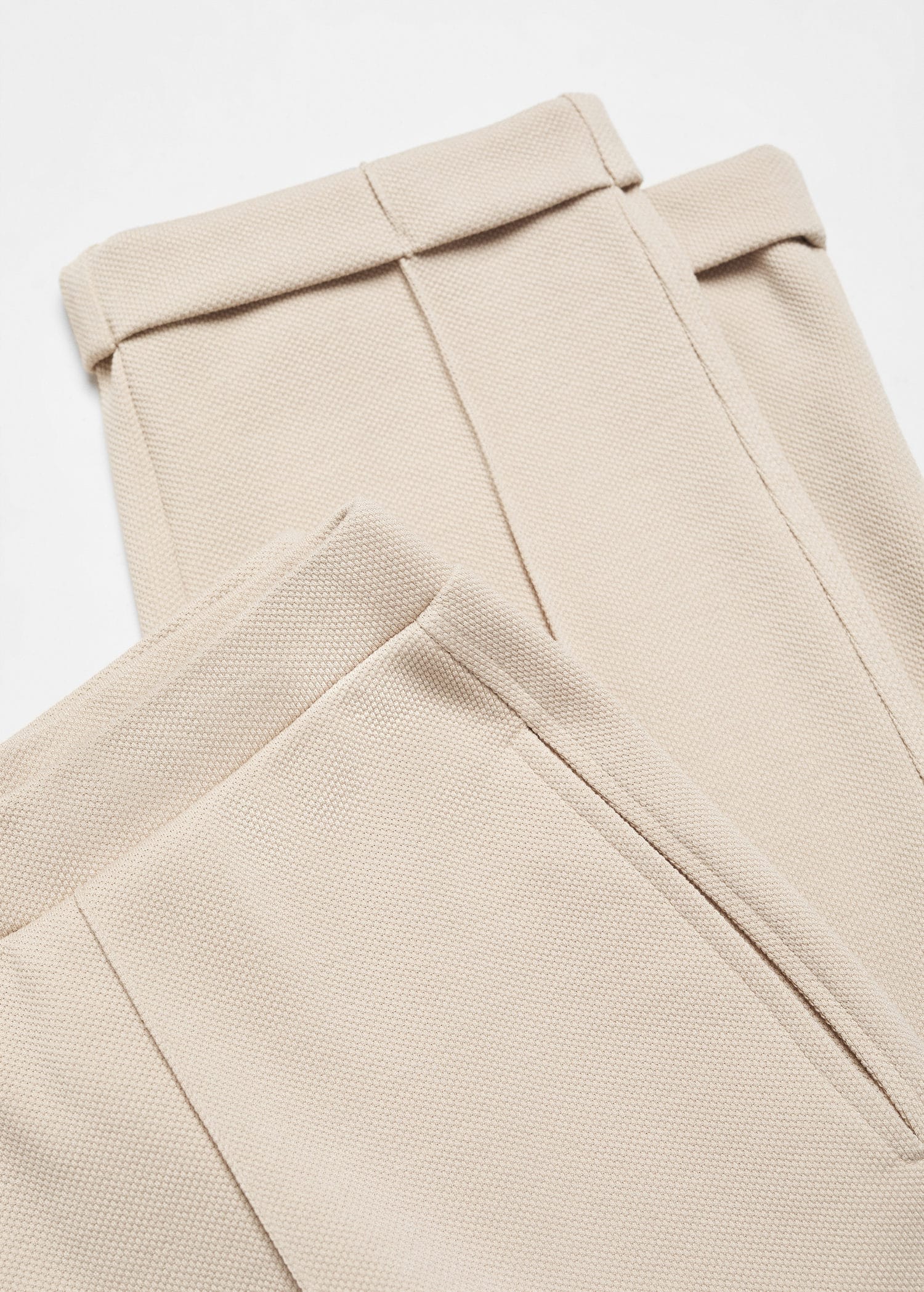Pantalón jogger costuras