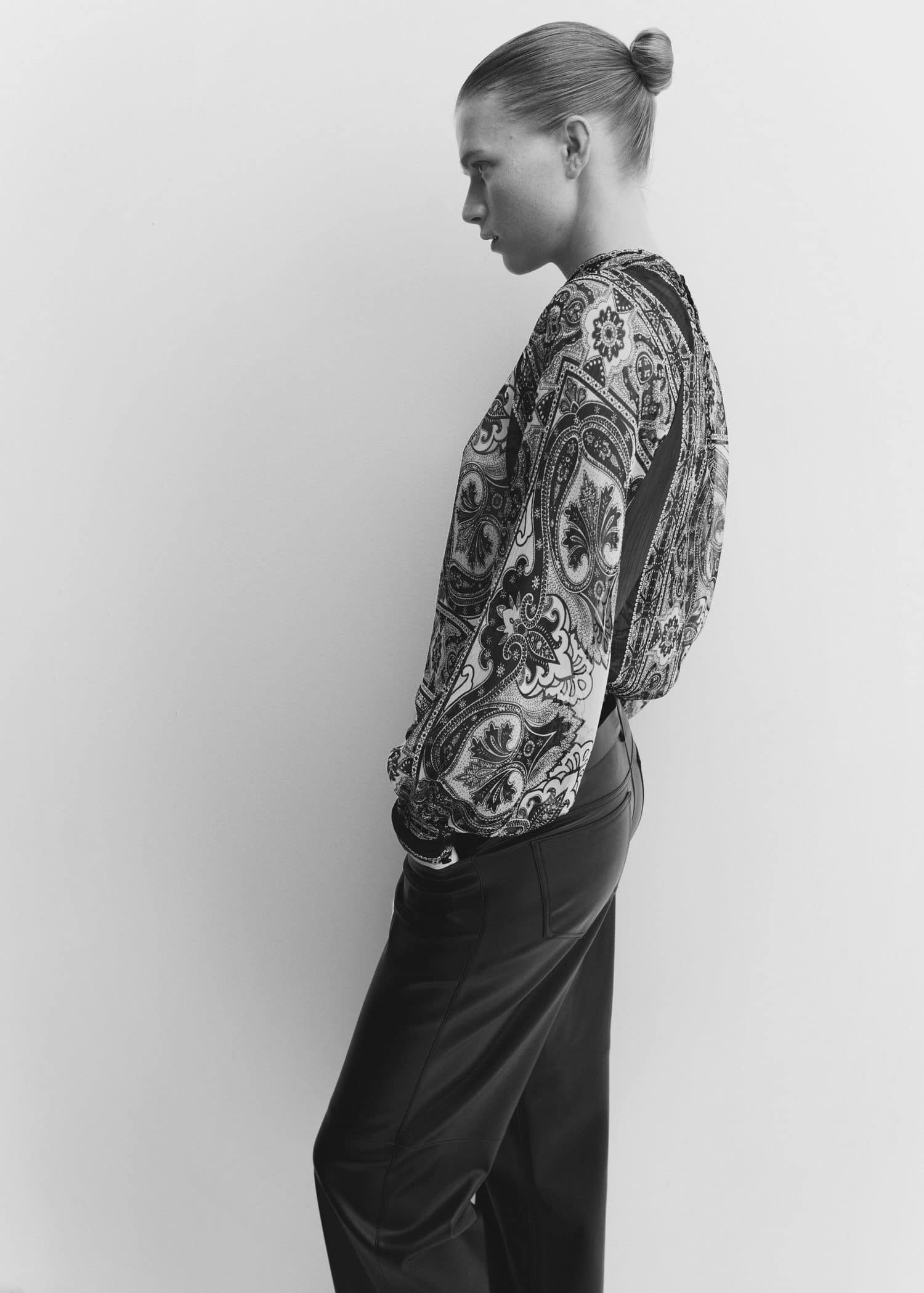 Blusa semitransparente estampada