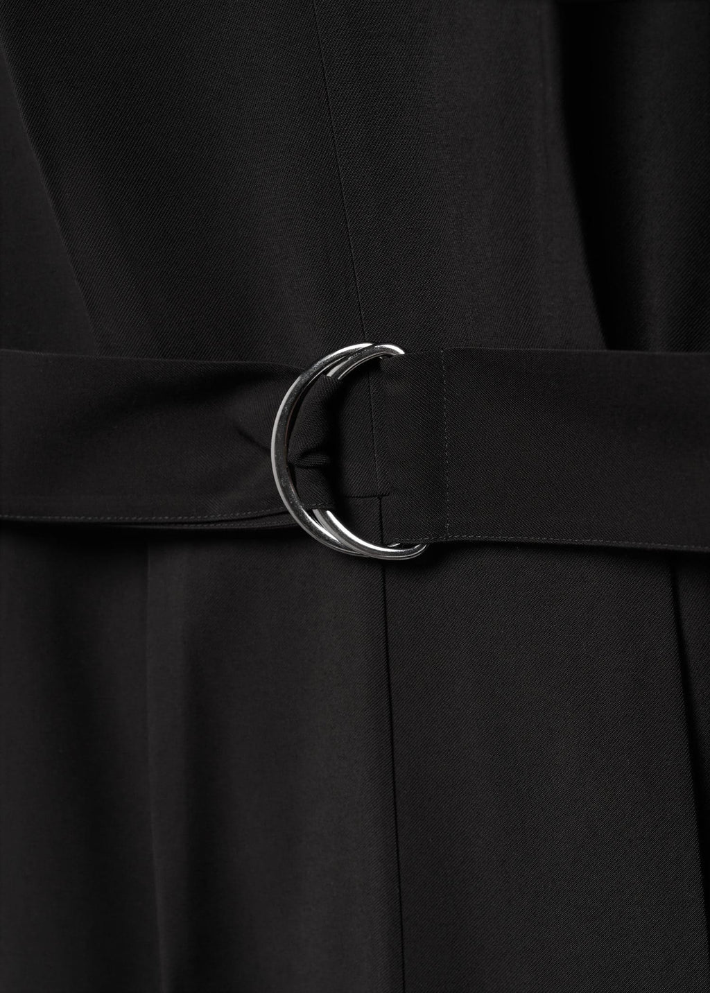 Mono cinturón cuello pico