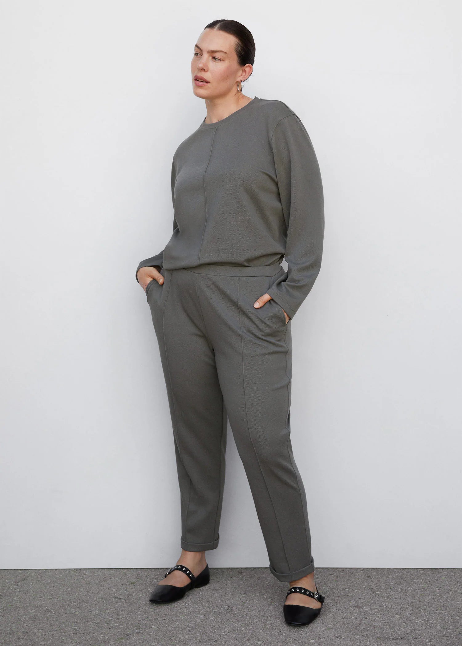Pantalón jogger costuras