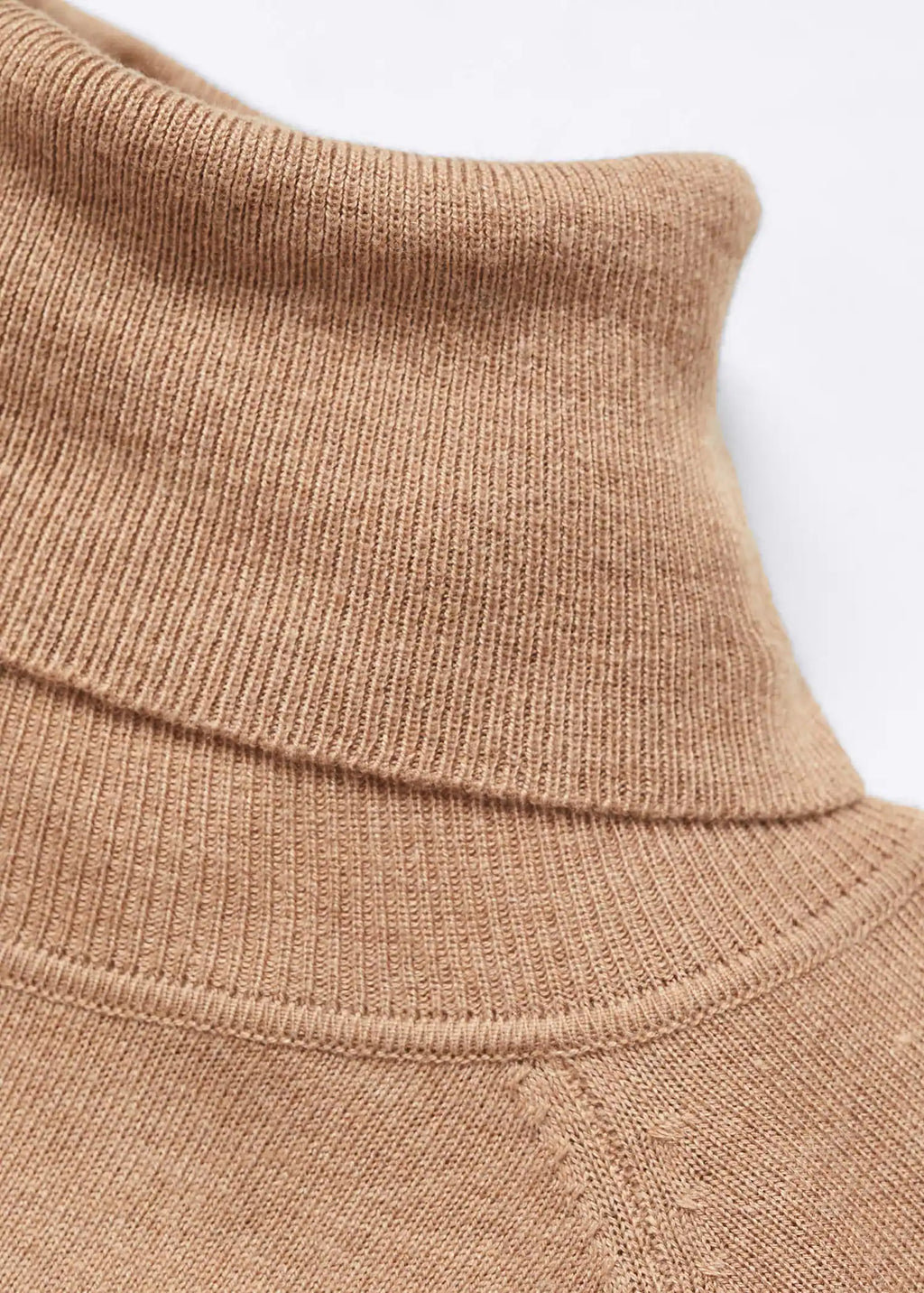 Jersey punto fino cuello vuelto